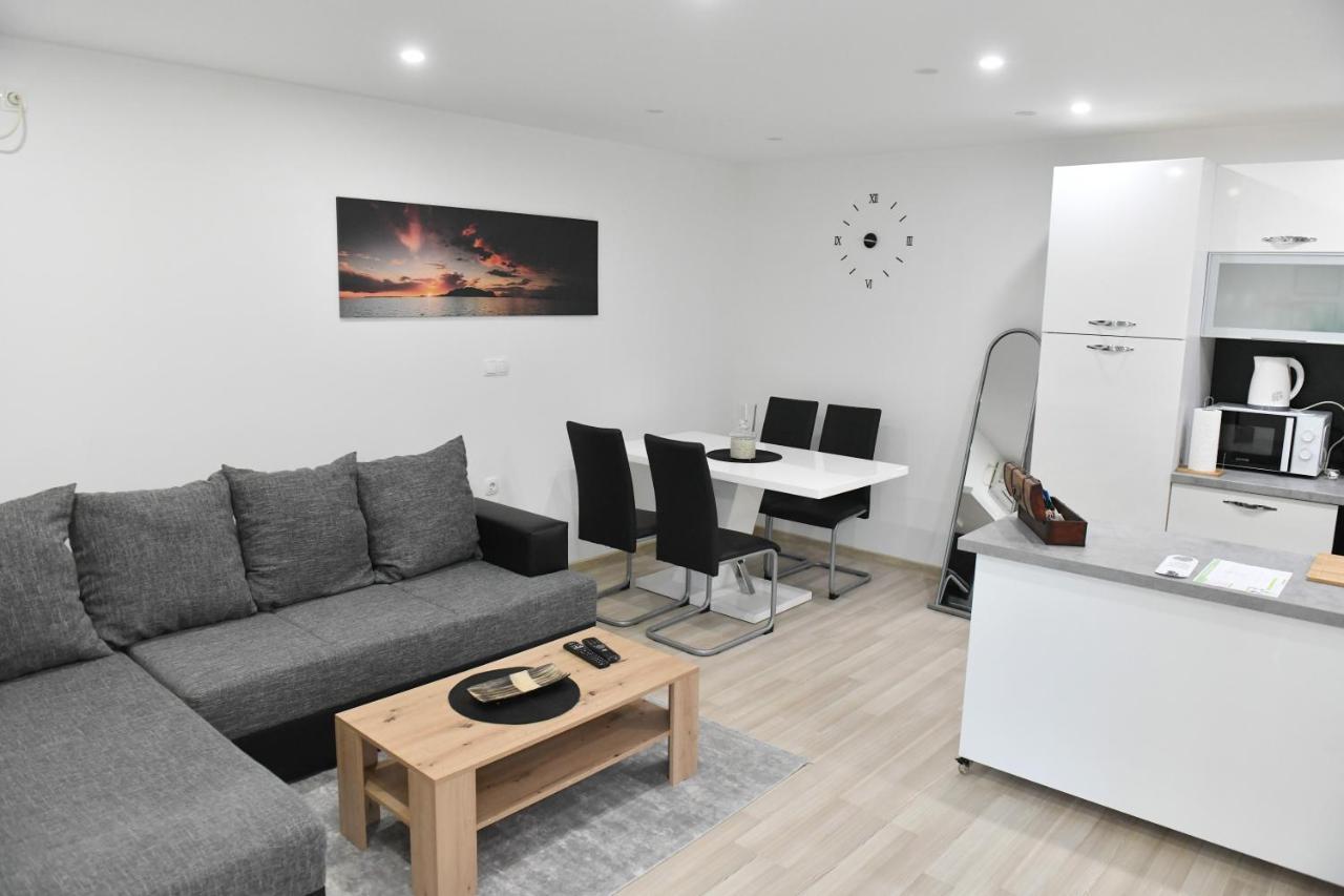 Apartman Lucia Dakovo Exterior photo